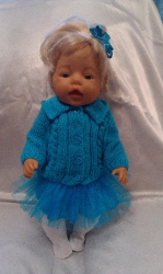Одежда для кукол BABY BORN.Подходит для кукол-пупсов ростом 40-43см.Вся одежда выполнена вручную из натуральных качественных тканей,что позволяет стирать и гладить одежку!Высокое качество исполнения работы порадует Вас и Вашего ребенка.Каждая девочка будет рада такому подарку.Вязаная кофта,+юбка-пачка+колготки+повязка